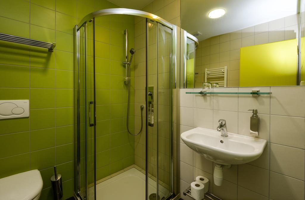 Horsky Hotel Friesovy Boudy Strazne Ruang foto