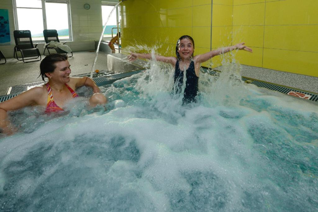 Horsky Hotel Friesovy Boudy Strazne Bagian luar foto